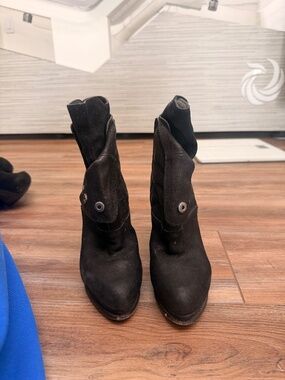 Vera Wang boots